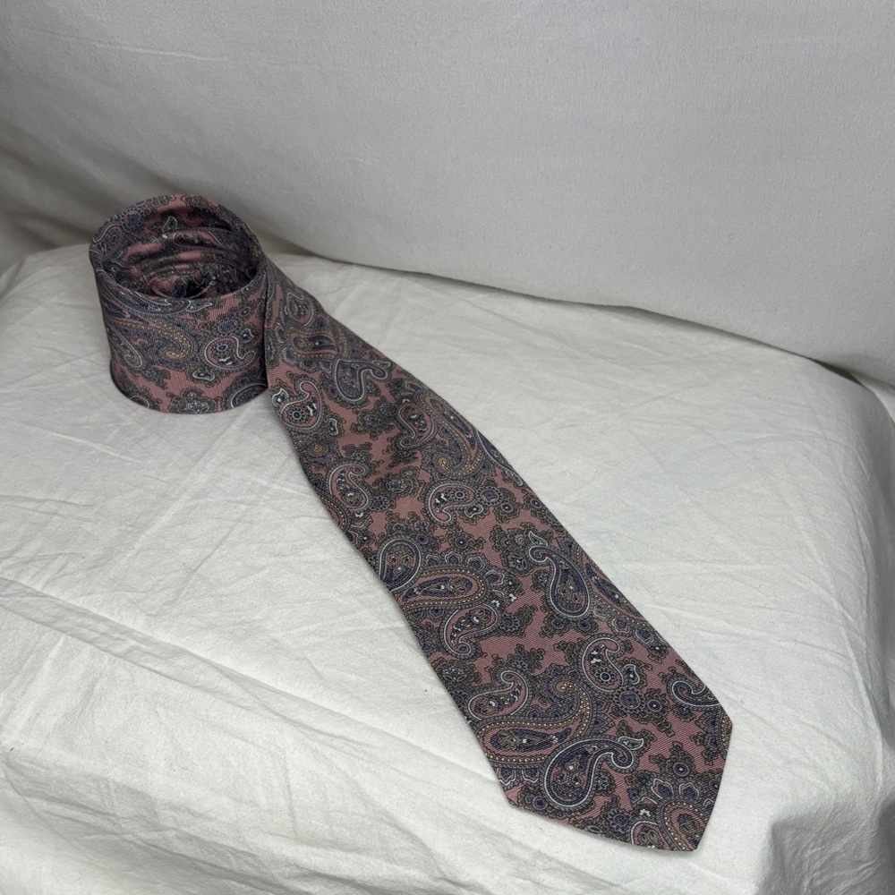 Paisley Silk Tie in Pink and Gray